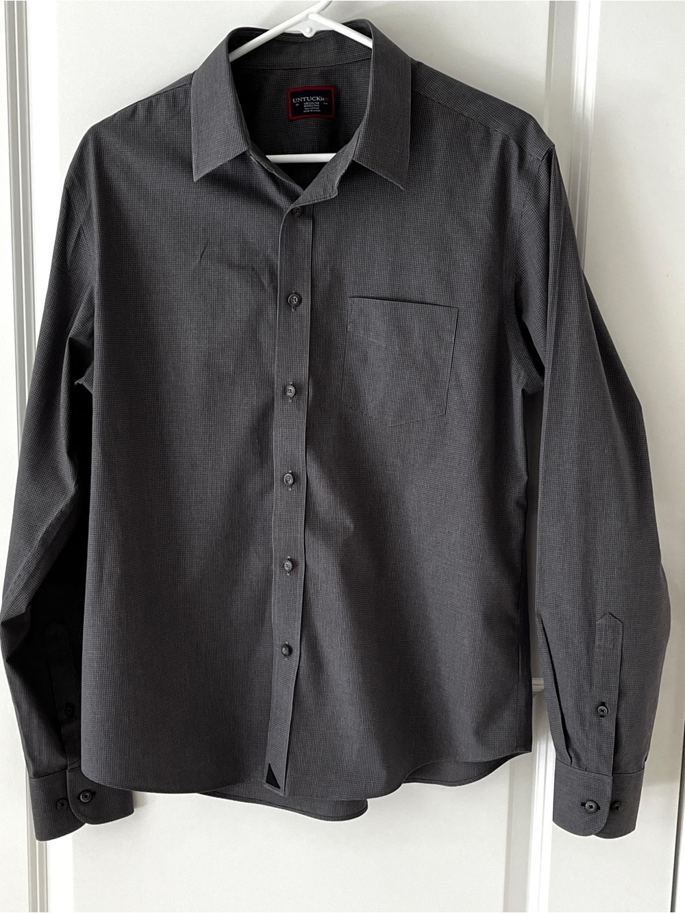 UNTUCKit Men's Medium Charcoal Gray Wrinkle-Free Long-Sleeve Button Down Shirt